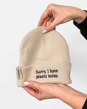 Džungle pletená čepice "Sorry I have plants today." (béžová)