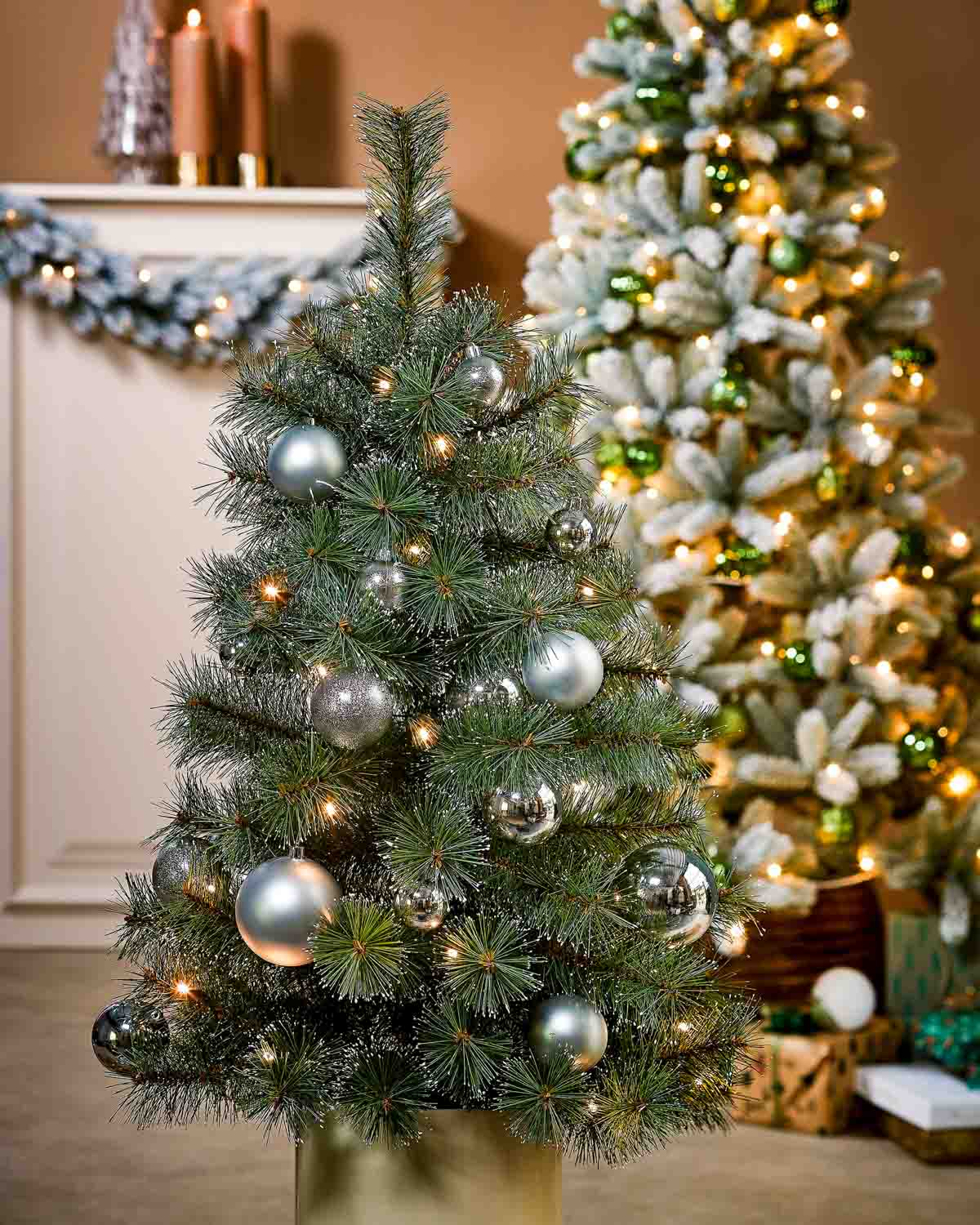 Umělý vánoční stromek s LED světly (90 cm)